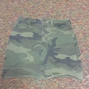 Hollister Camo Ultra High Rise Skirt